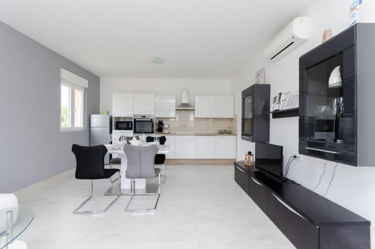 Apartments And Room Ljubica Lopar Zewnętrze zdjęcie
