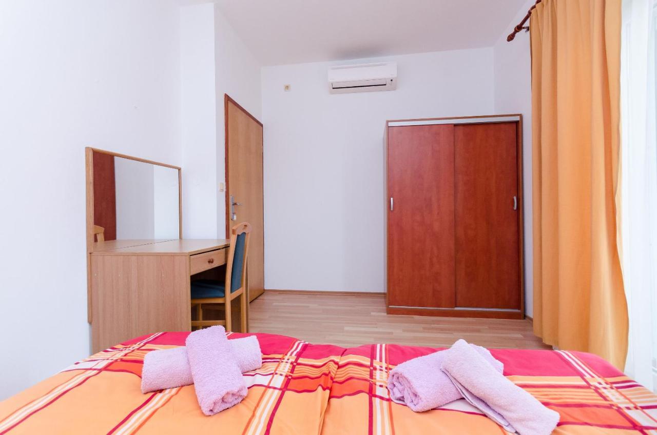 Apartments And Room Ljubica Lopar Zewnętrze zdjęcie