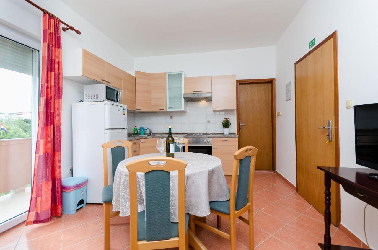 Apartments And Room Ljubica Lopar Zewnętrze zdjęcie