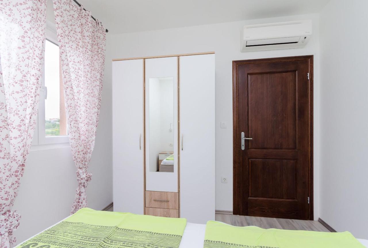 Apartments And Room Ljubica Lopar Zewnętrze zdjęcie