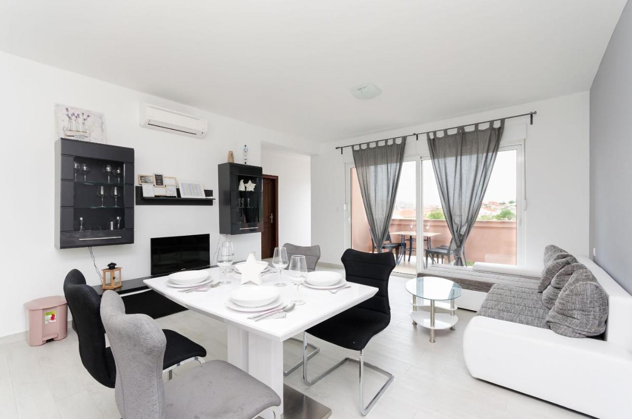 Apartments And Room Ljubica Lopar Zewnętrze zdjęcie