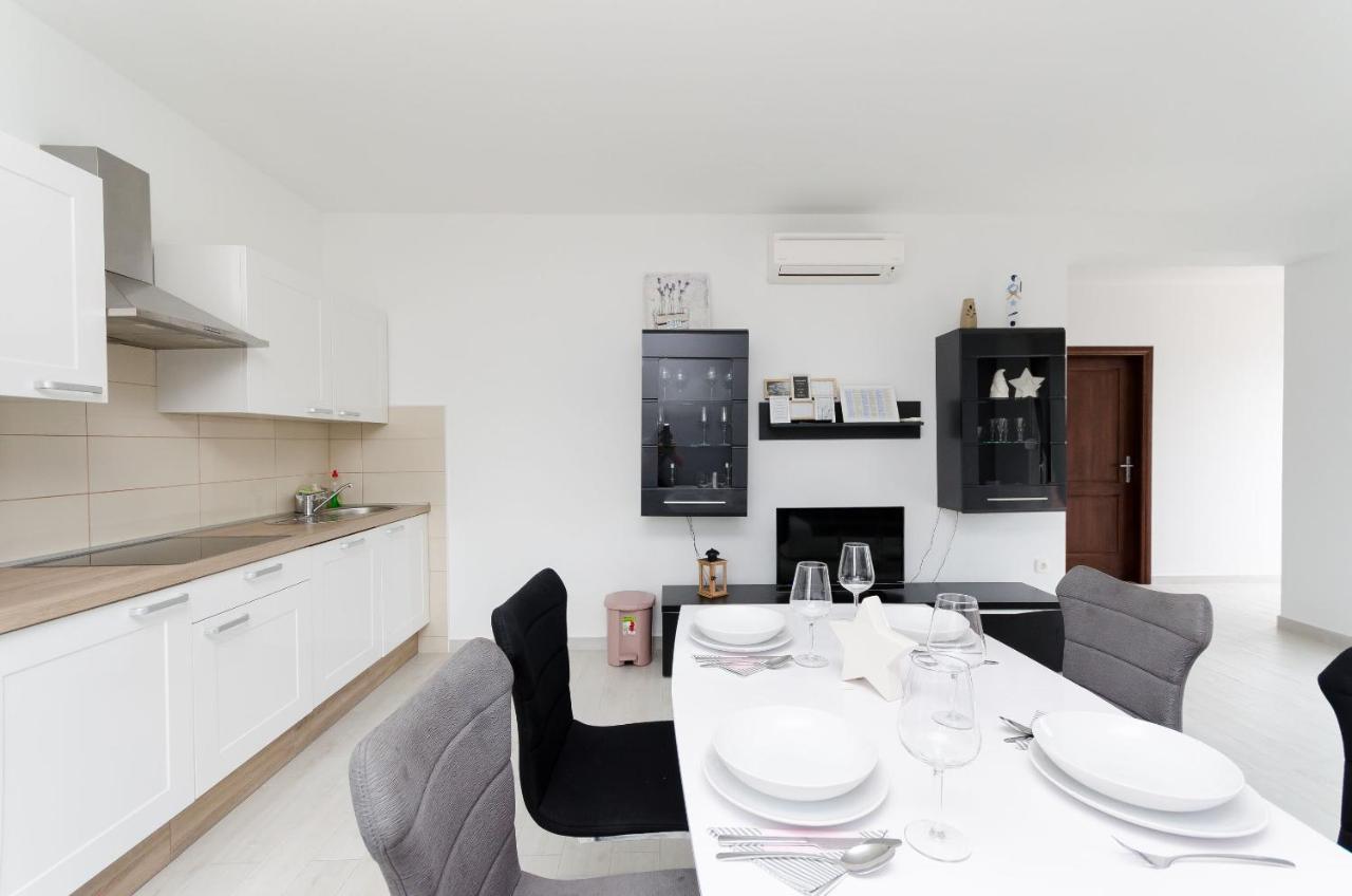 Apartments And Room Ljubica Lopar Zewnętrze zdjęcie