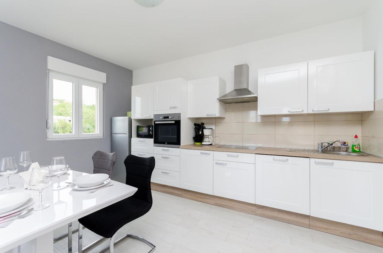 Apartments And Room Ljubica Lopar Zewnętrze zdjęcie
