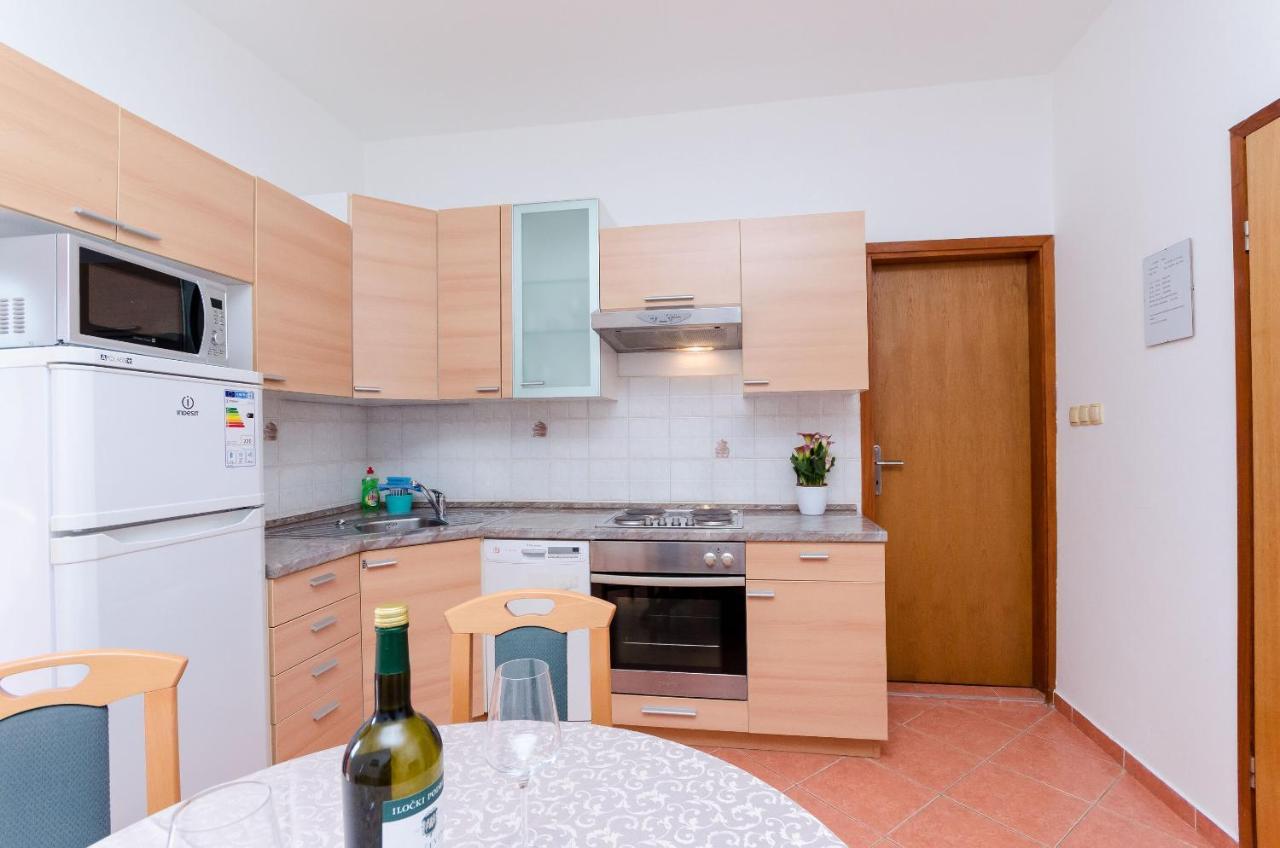 Apartments And Room Ljubica Lopar Zewnętrze zdjęcie