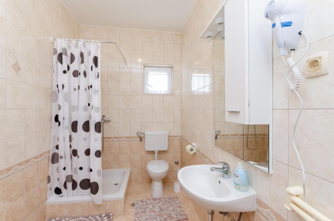 Apartments And Room Ljubica Lopar Zewnętrze zdjęcie